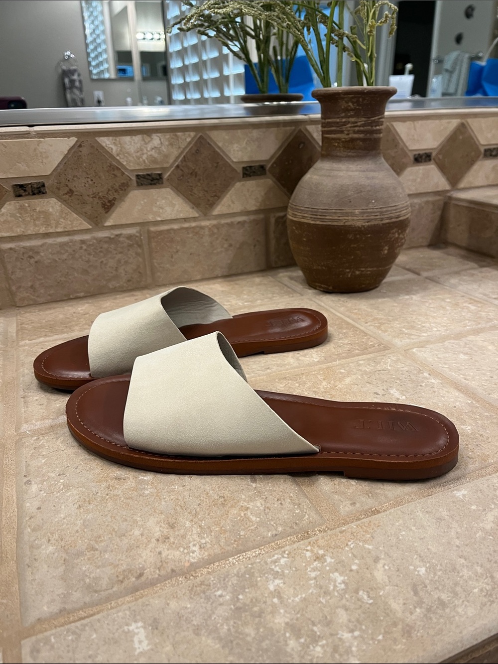 Wilt Cream Slide Sandals 9.5
